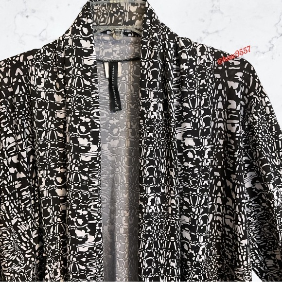 Isabella Rodriquez Pleated Swing Cardigan Woman's Plus 2X Black White Comfort - Picture 3 of 8